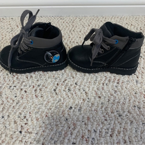 ✨2/$30✨ Toddler Freemouss boots - Picture 4 of 8